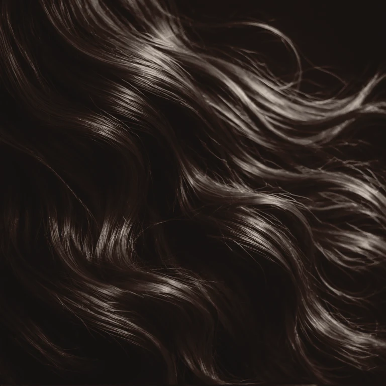 Ondas largas de cabello en movimiento
